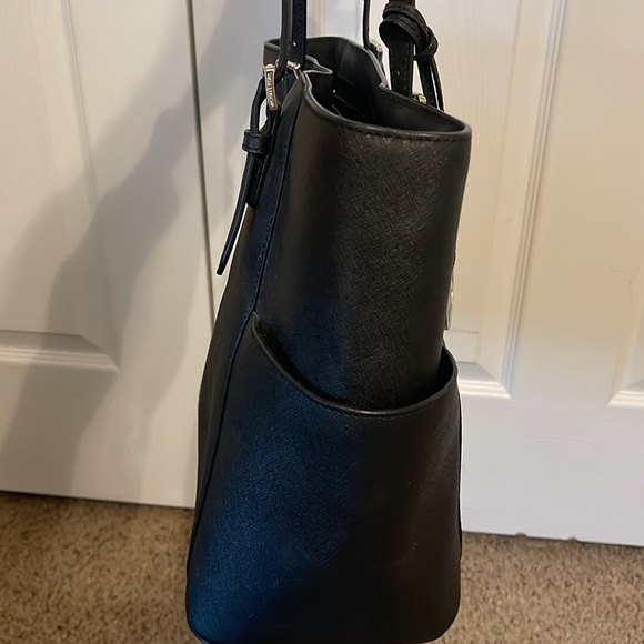 Black Michael Kors purse / excellent condition - Picture 4 of 7